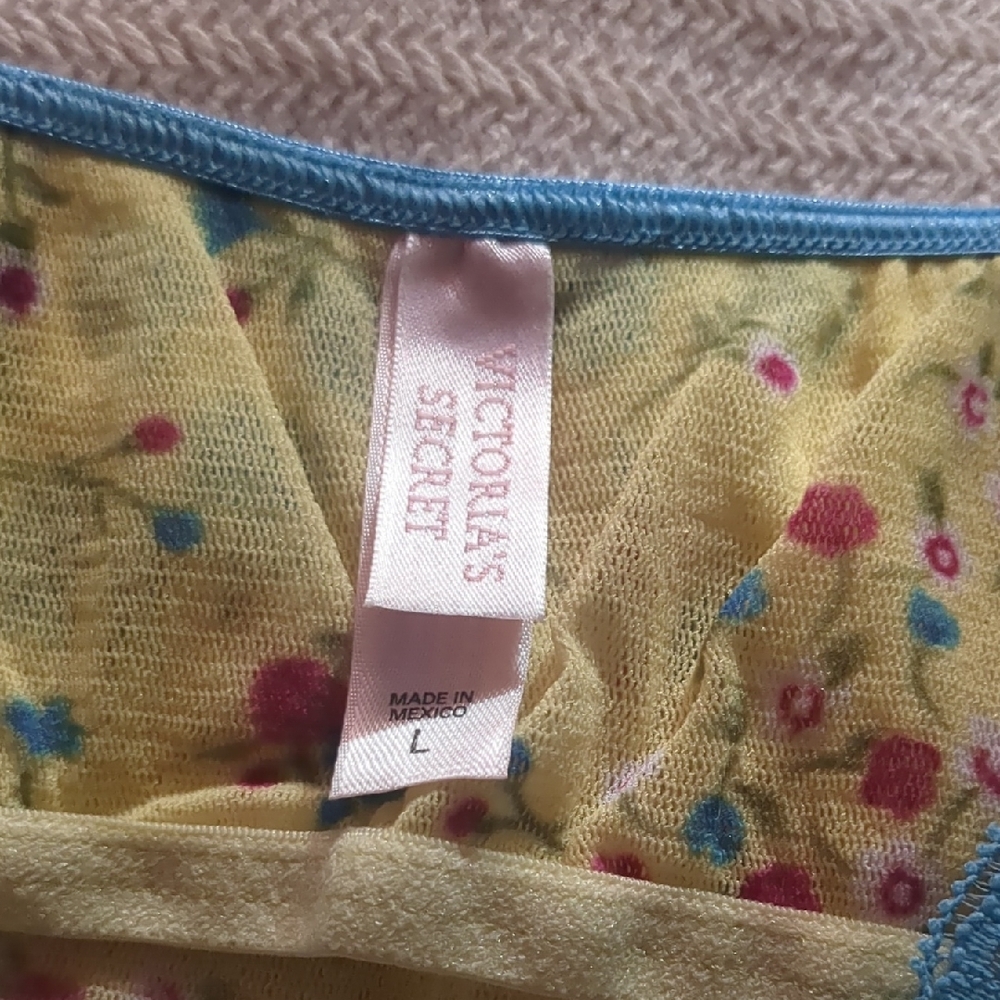 •Y2K Victoria's Secret Yellow Floral Cami-Bra - Picture 5 of 10